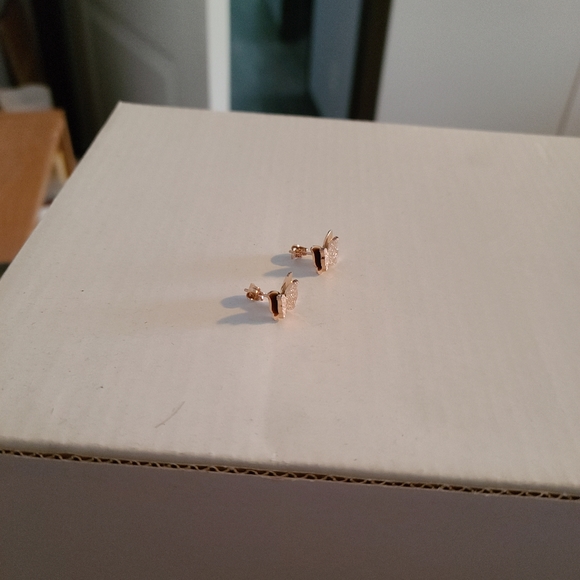 Butterfly necklace and earrings - Picture 3 of 3